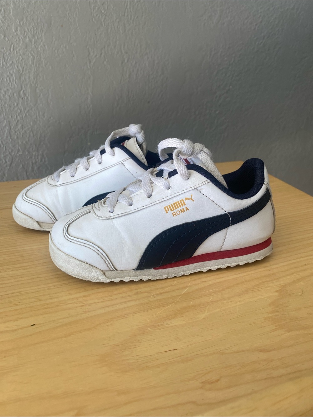 Puma Roma Leather  White Casual Sneakers shoes 354259-51 9C